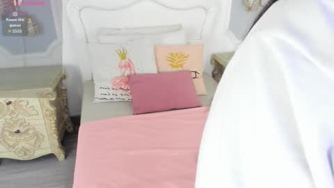 Snapshot of meganstar__ chatting on November 4, 2025, 11:42 am Megan online show from November 4, 2025, 11:42 am