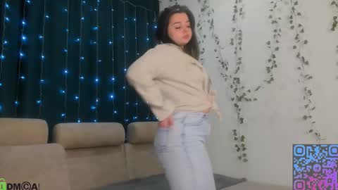 Lola online show from October 15, 2025, 4:23 am