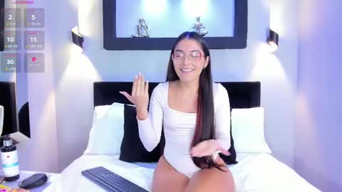 Megara20 online show from October 15, 2025, 10:54 pm