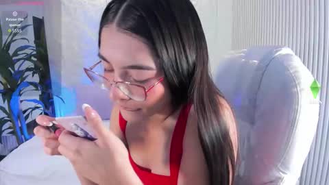 Megara20 online show from December 2, 2025, 10:38 pm