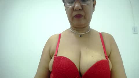 Snapshot of megatitsxxx chatting on December 21, 2024, 11:33 am milfpleasure online show from December 21, 2024, 11:33 am