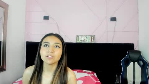 Snapshot of meggannfoxx chatting on September 20, 2025, 12:39 pm MeggannFoxx online show from September 20, 2025, 12:39 pm