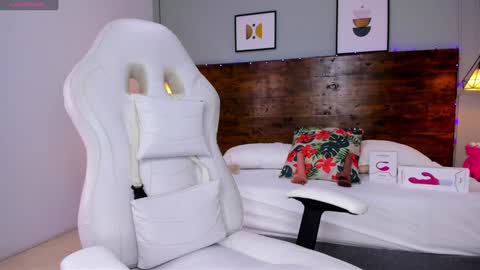 Meghan  online show from January 18, 2025, 12:47 pm