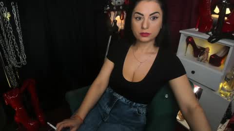 Miss Meghan or MM    online show from December 11, 2024, 8:36 am