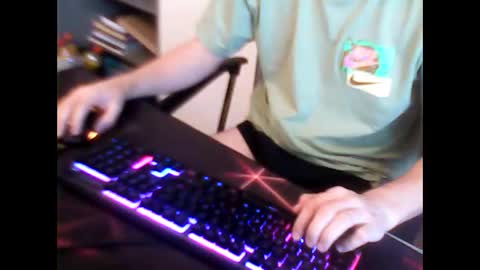 Snapshot of meks5544 chatting on December 31, 2024, 10:48 am meks5544 online show from December 31, 2024, 10:48 am