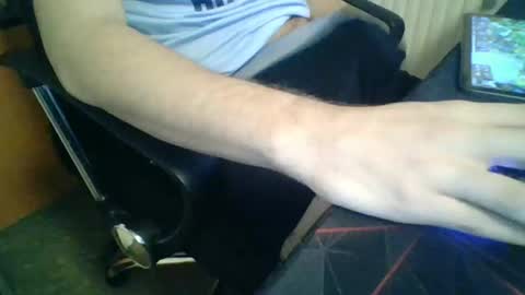 Snapshot of meks5544 chatting on January 1, 2025, 6:49 pm meks5544 online show from January 1, 2025, 6:49 pm