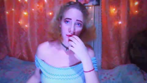 Snapshot of mel_mellie chatting on December 21, 2024, 9:04 pm Mel Mellie online show from December 21, 2024, 9:04 pm