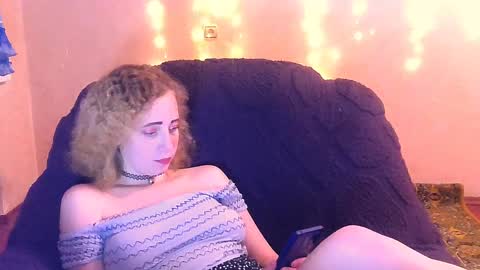 Snapshot of mel_mellie chatting on January 21, 2025, 12:15 am Mel Mellie online show from January 21, 2025, 12:15 am