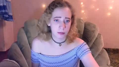 Snapshot of mel_mellie chatting on February 4, 2025, 11:06 pm Mel Mellie online show from February 4, 2025, 11:06 pm