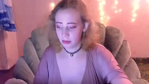 Snapshot of mel_mellie chatting on February 5, 2025, 10:33 pm Mel Mellie online show from February 5, 2025, 10:33 pm