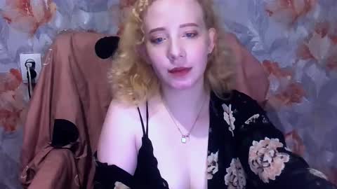 Snapshot of mel_mellie chatting on December 4, 2025, 8:50 pm Mel Mellie online show from December 4, 2025, 8:50 pm