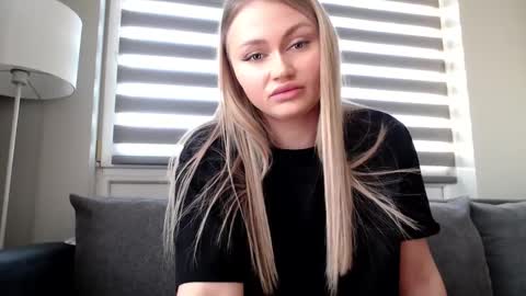 Snapshot of melani_a chatting on January 13, 2025, 1:28 pm Melania online show from January 13, 2025, 1:28 pm
