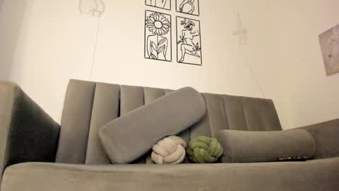 melani greyy online show from December 17, 2024, 12:12 am