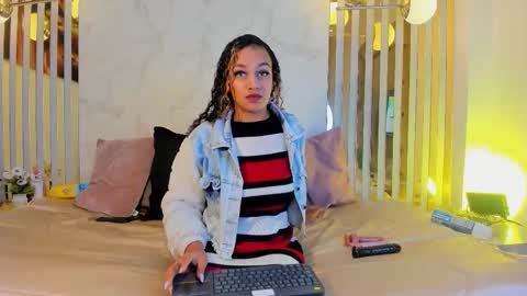 Snapshot of melaniegh_ chatting on September 9, 2025, 11:10 am Melanie  online show from September 9, 2025, 11:10 am