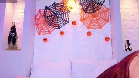 Snapshot of melanieklaus chatting on October 31, 2025, 11:44 am Melanie online show from October 31, 2025, 11:44 am