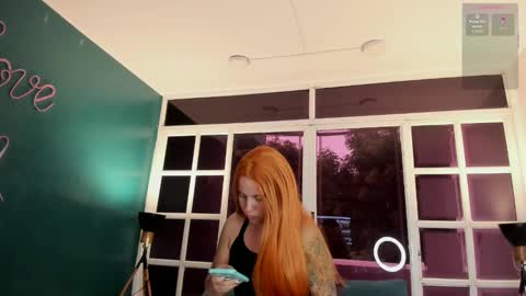 Snapshot of melanieroux chatting on November 6, 2025, 11:44 am Melanie Roux online show from November 6, 2025, 11:44 am