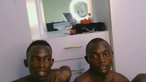 Snapshot of melanin_hotguys chatting on February 27, 2025, 5:34 am MEDDY AND Faizal online show from February 27, 2025, 5:34 am