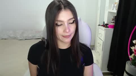Snapshot of melanniegarzon chatting on October 4, 2025, 7:01 pm Melannie online show from October 4, 2025, 7:01 pm