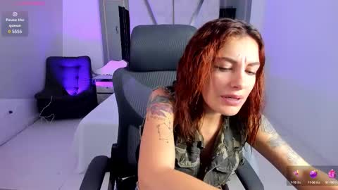 Snapshot of melanny_luv chatting on February 23, 2025, 10:31 pm MelanyLuv online show from February 23, 2025, 10:31 pm