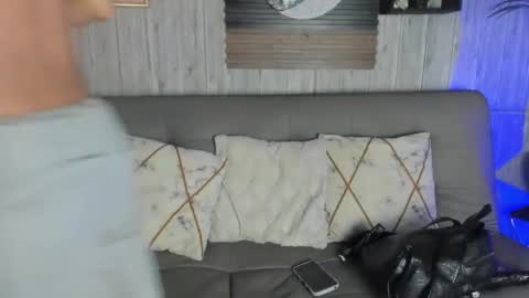 Snapshot of melany_27 chatting on October 2, 2025, 3:19 pm Melany online show from October 2, 2025, 3:19 pm