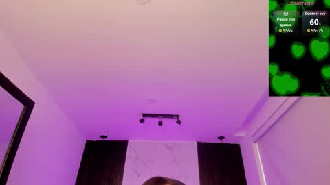 Snapshot of melany_heaven chatting on October 23, 2025, 7:45 pm melany_heaven online show from October 23, 2025, 7:45 pm