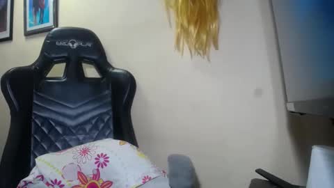 Snapshot of melany_isabella chatting on February 23, 2025, 1:02 am melany online show from February 23, 2025, 1:02 am