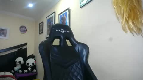 Snapshot of melany_isabella chatting on March 3, 2025, 3:53 pm melany online show from March 3, 2025, 3:53 pm