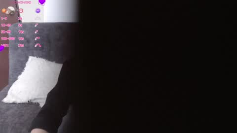 Snapshot of melany_isabella chatting on March 8, 2025, 5:43 pm melany online show from March 8, 2025, 5:43 pm