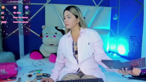 Snapshot of melanyvega_ chatting on March 3, 2025, 12:37 pm Melany online show from March 3, 2025, 12:37 pm