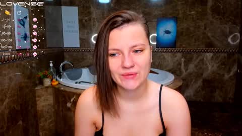 Melinda online show from December 2, 2025, 1:33 am