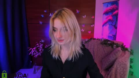 Snapshot of melisa_white1 chatting on December 18, 2024, 12:32 am Melisa online show from December 18, 2024, 12:32 am