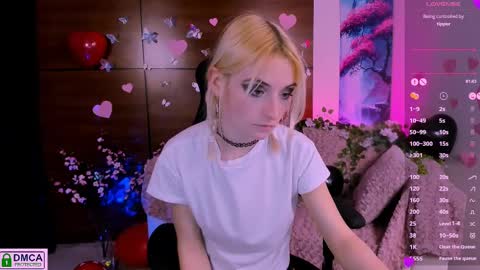 Snapshot of melisa_white1 chatting on February 18, 2025, 11:52 pm Melisa online show from February 18, 2025, 11:52 pm