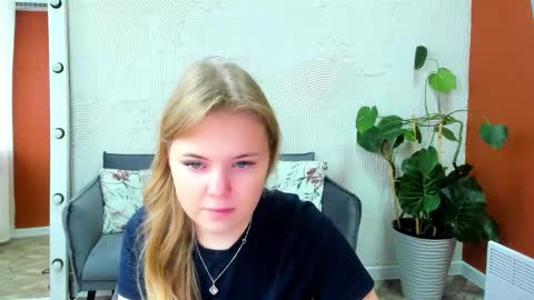 Snapshot of melissa_199 chatting on September 25, 2025, 5:22 am Sophia online show from September 25, 2025, 5:22 am