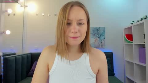melissa_new22 online show from October 12, 2025, 12:09 am