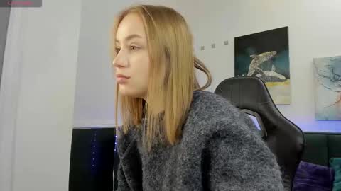 melissa_new22 online show from December 15, 2025, 12:15 am