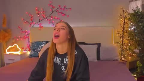 Snapshot of melissacrayzy chatting on October 18, 2025, 5:32 am MelissaCrayzy online show from October 18, 2025, 5:32 am