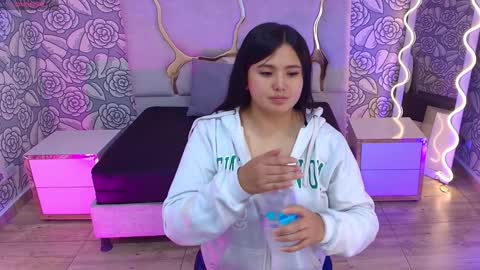 Snapshot of mellani_tay chatting on February 2, 2025, 3:21 am Mellani  online show from February 2, 2025, 3:21 am