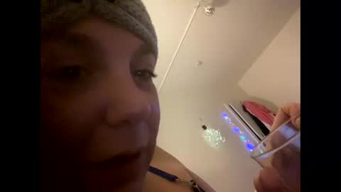Snapshot of melli23 chatting on January 2, 2025, 7:18 pm Melli online show from January 2, 2025, 7:18 pm