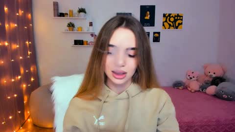 Tessa online show from February 6, 2025, 9:49 pm