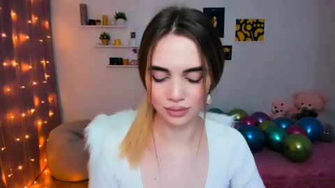 Tessa online show from February 13, 2025, 4:22 am