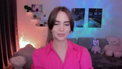 Tessa online show from September 18, 2025, 10:23 pm