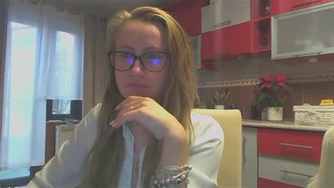 Melly online show from December 5, 2024, 12:33 pm