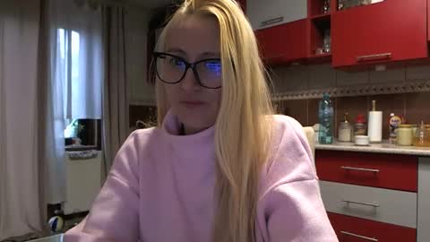 Melly online show from November 26, 2025, 7:31 am