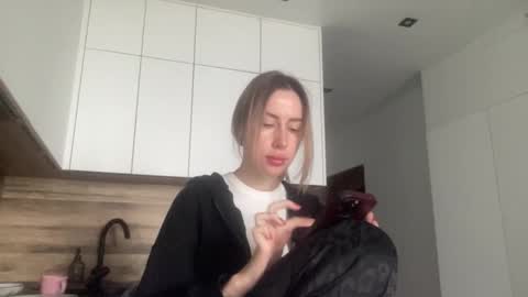 Snapshot of melodie_sweet chatting on October 11, 2025, 6:56 am Melodie online show from October 11, 2025, 6:56 am
