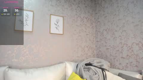 Snapshot of melodiroux_ chatting on January 22, 2025, 8:59 pm Melodi online show from January 22, 2025, 8:59 pm