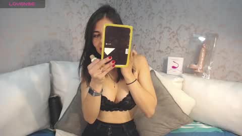 Snapshot of melodiroux_ chatting on February 2, 2025, 1:08 pm Melodi online show from February 2, 2025, 1:08 pm