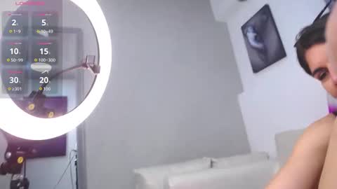 Snapshot of melodiroux_ chatting on September 23, 2025, 1:36 pm Melodi online show from September 23, 2025, 1:36 pm