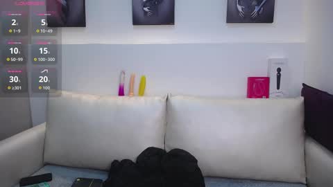 Snapshot of melodiroux_ chatting on October 3, 2025, 1:30 pm Melodi online show from October 3, 2025, 1:30 pm