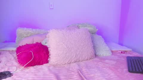Snapshot of melody__77 chatting on February 24, 2025, 8:14 pm online show from February 24, 2025, 8:14 pm