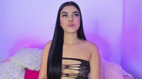 Snapshot of melody__77 chatting on March 3, 2025, 6:44 pm online show from March 3, 2025, 6:44 pm